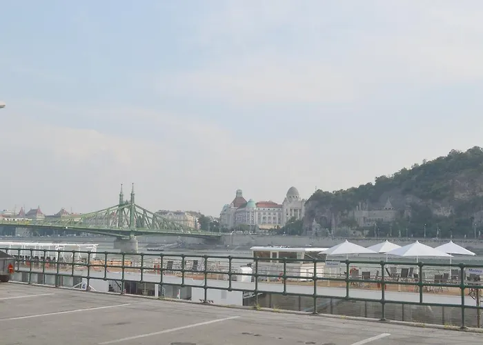 Pensiune Riverside Danube *